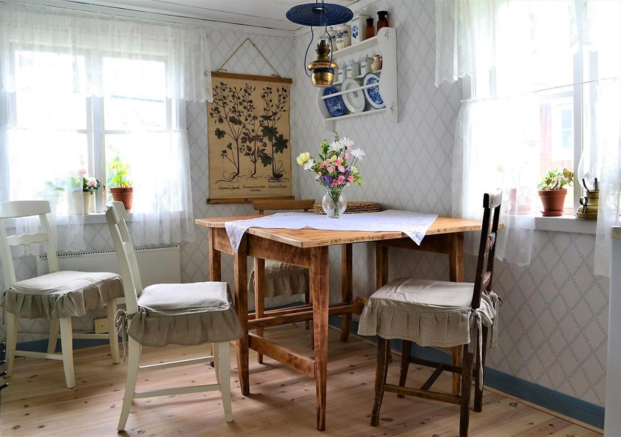 Rustik Stuga Med Lantlig Kaensla Naera Oerebro City Extérieur photo