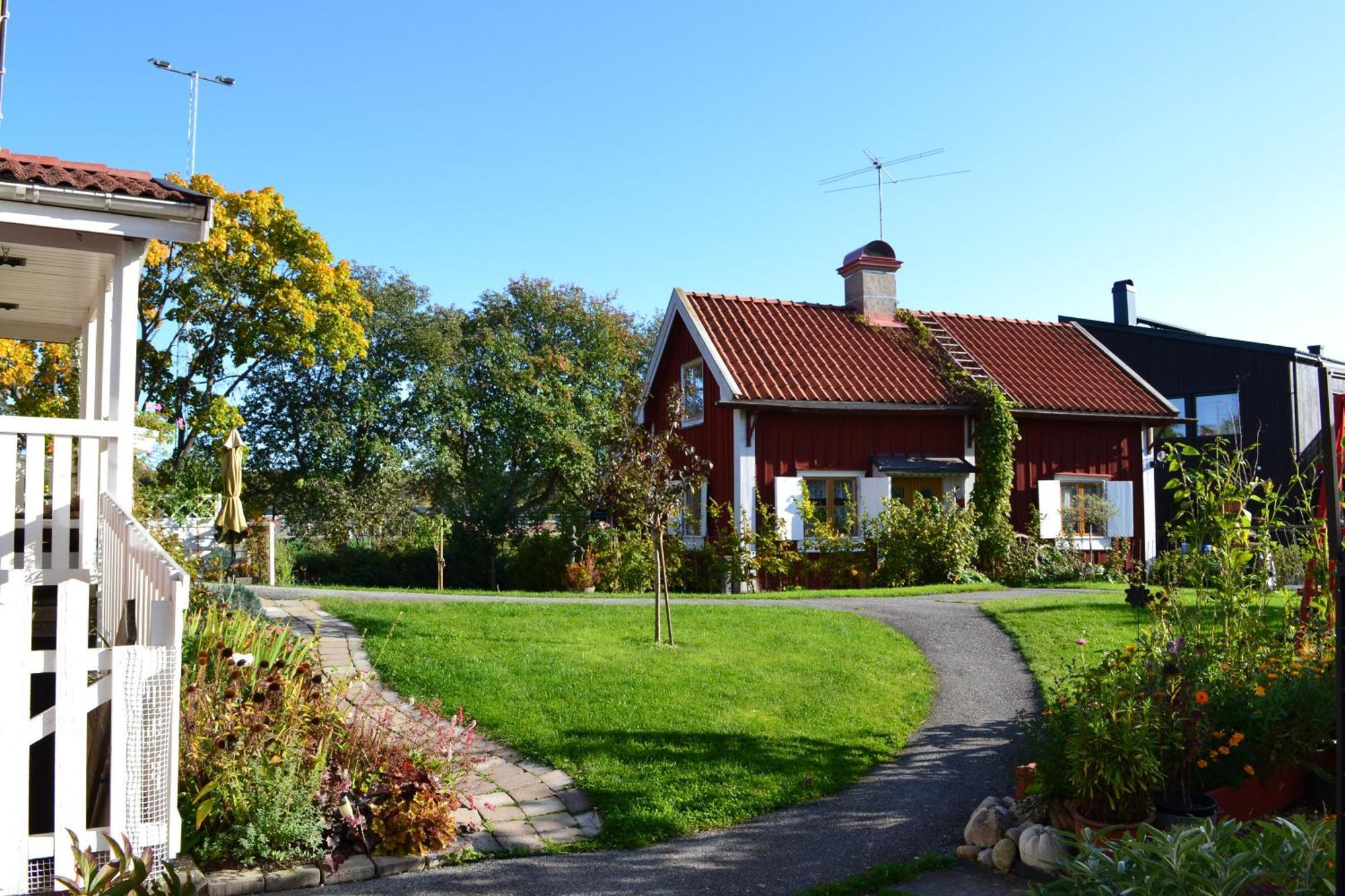 Rustik Stuga Med Lantlig Kaensla Naera Oerebro City Extérieur photo