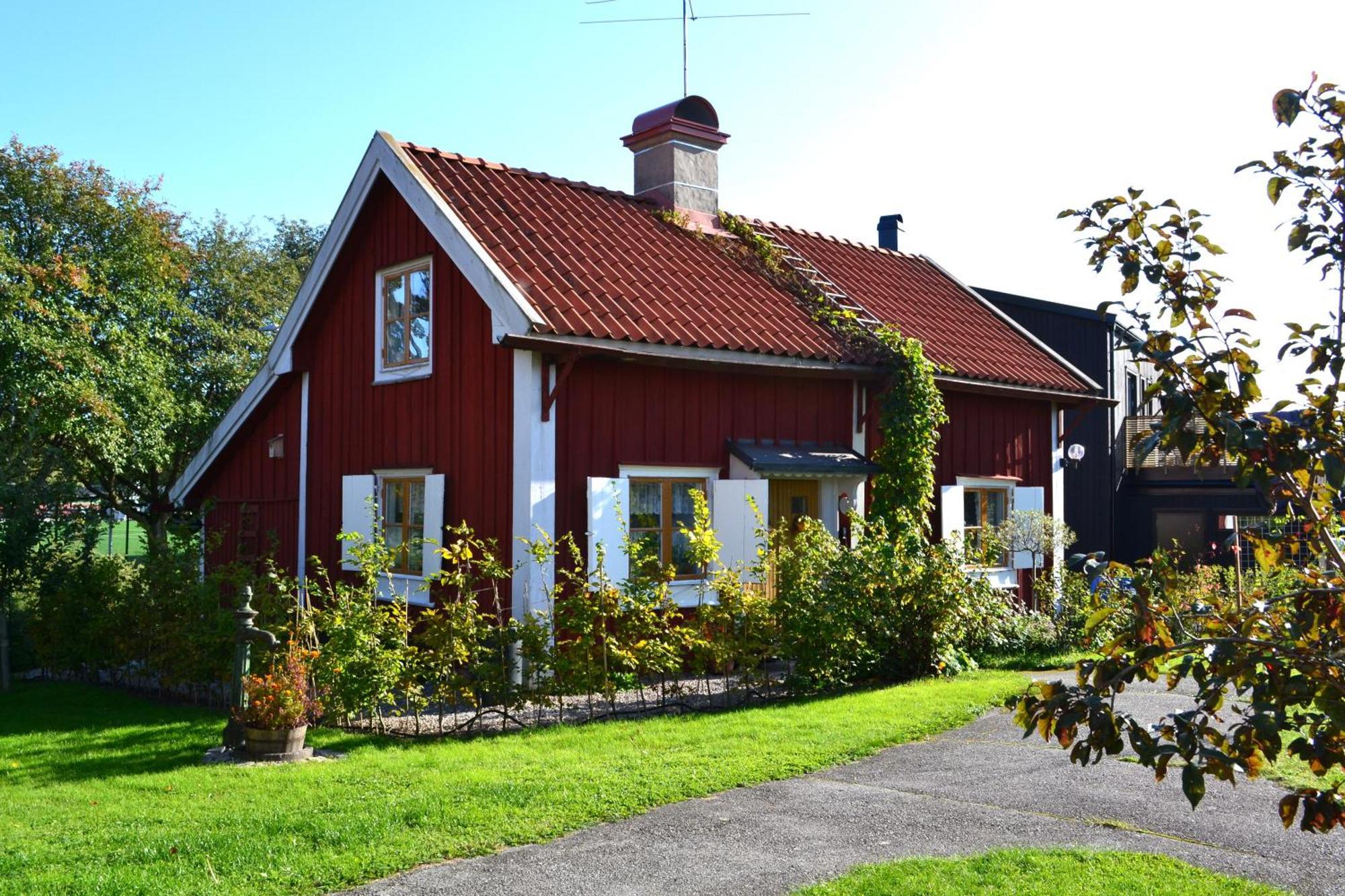 Rustik Stuga Med Lantlig Kaensla Naera Oerebro City Extérieur photo